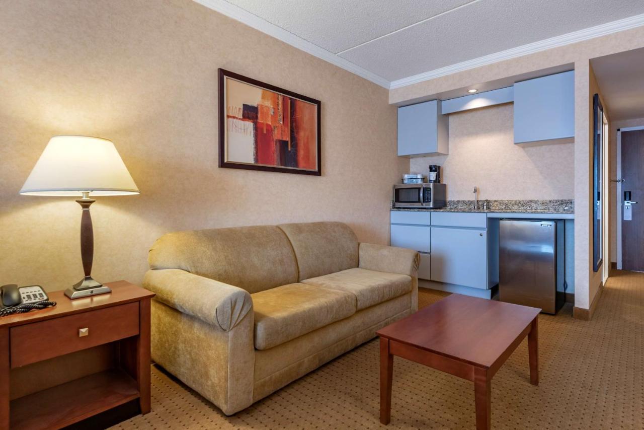 Best Western Plus Oswego Hotel And Conference Center Buitenkant foto