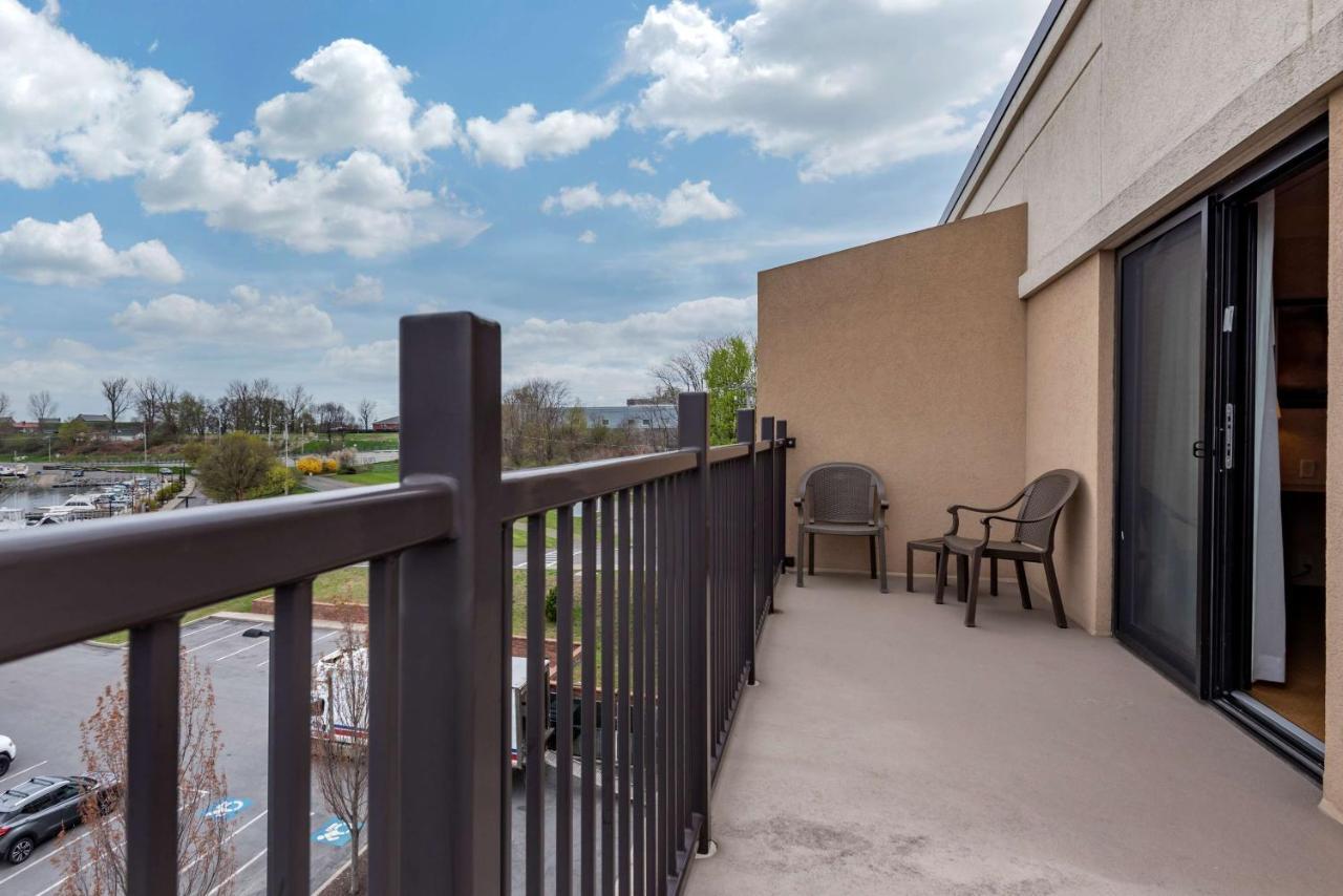 Best Western Plus Oswego Hotel And Conference Center Buitenkant foto