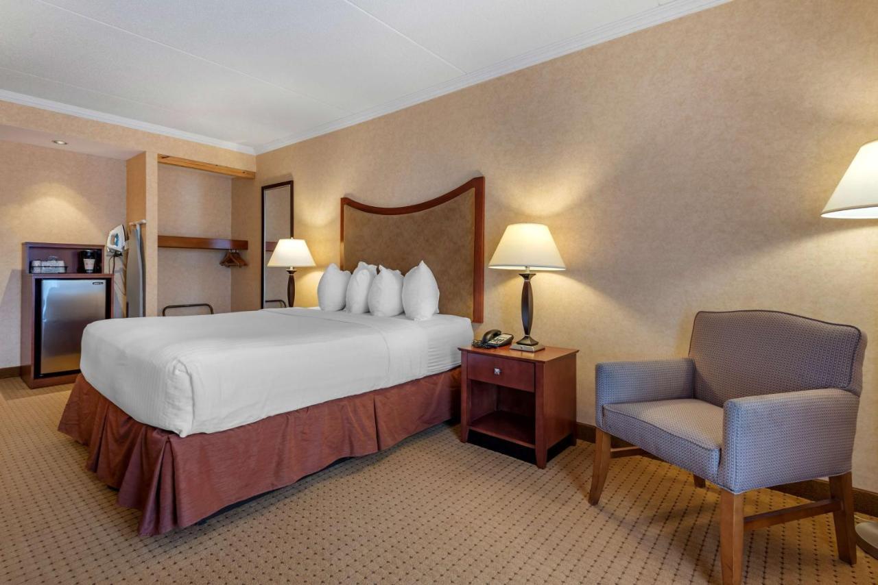 Best Western Plus Oswego Hotel And Conference Center Buitenkant foto