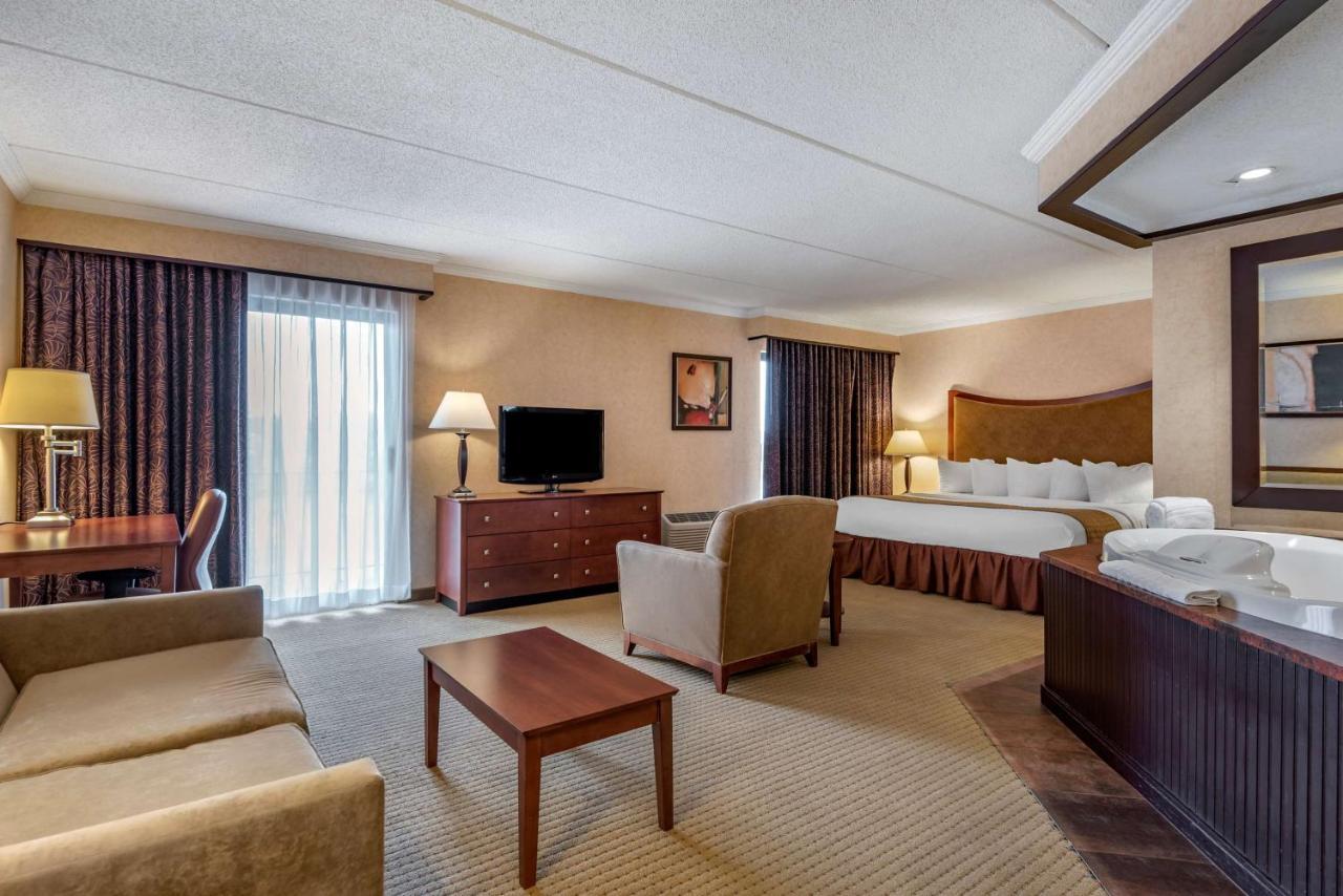 Best Western Plus Oswego Hotel And Conference Center Buitenkant foto