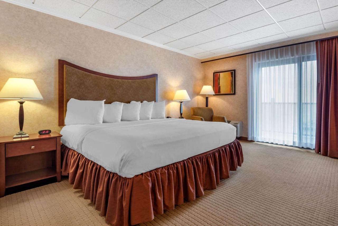 Best Western Plus Oswego Hotel And Conference Center Buitenkant foto