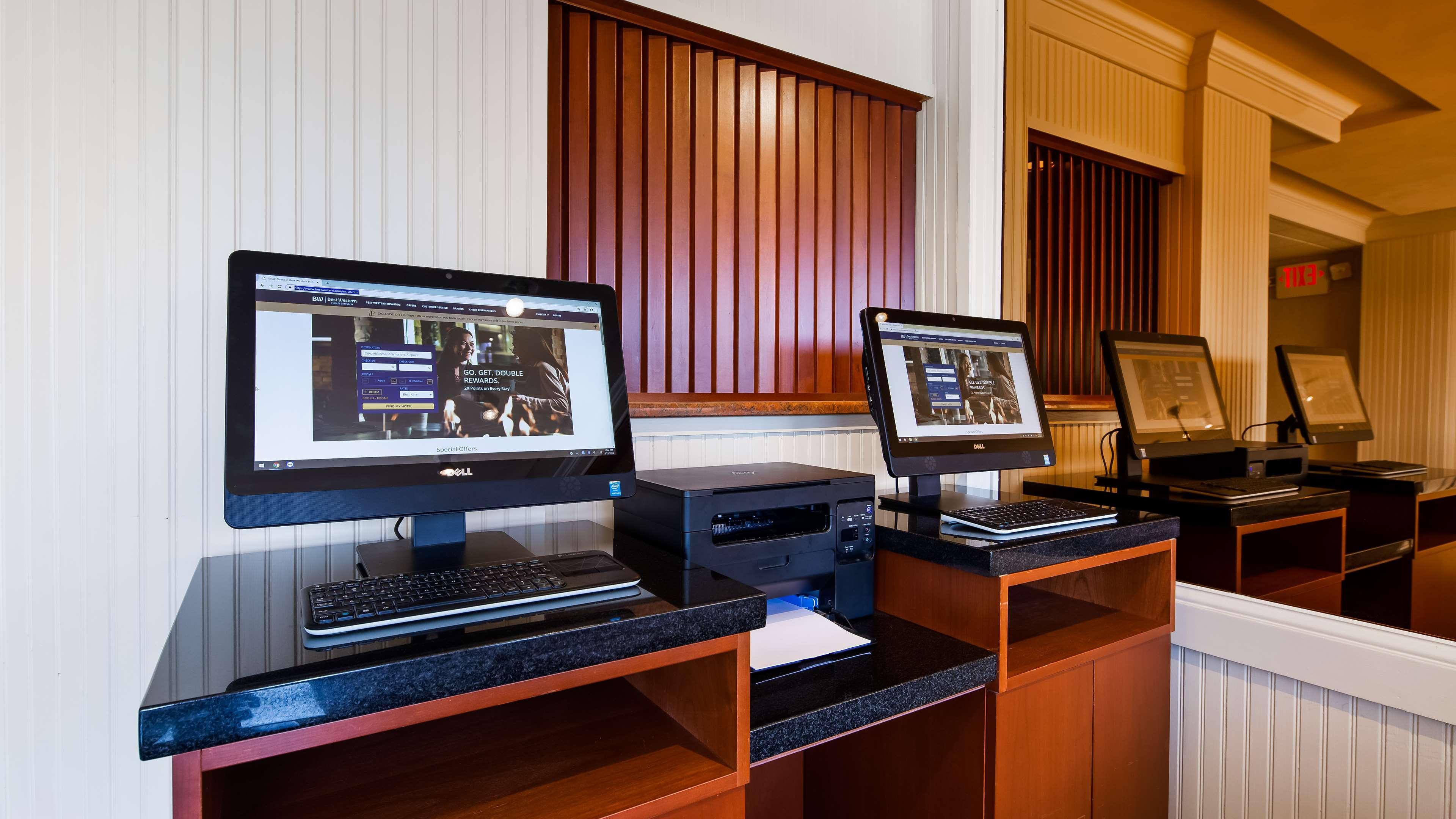 Best Western Plus Oswego Hotel And Conference Center Buitenkant foto