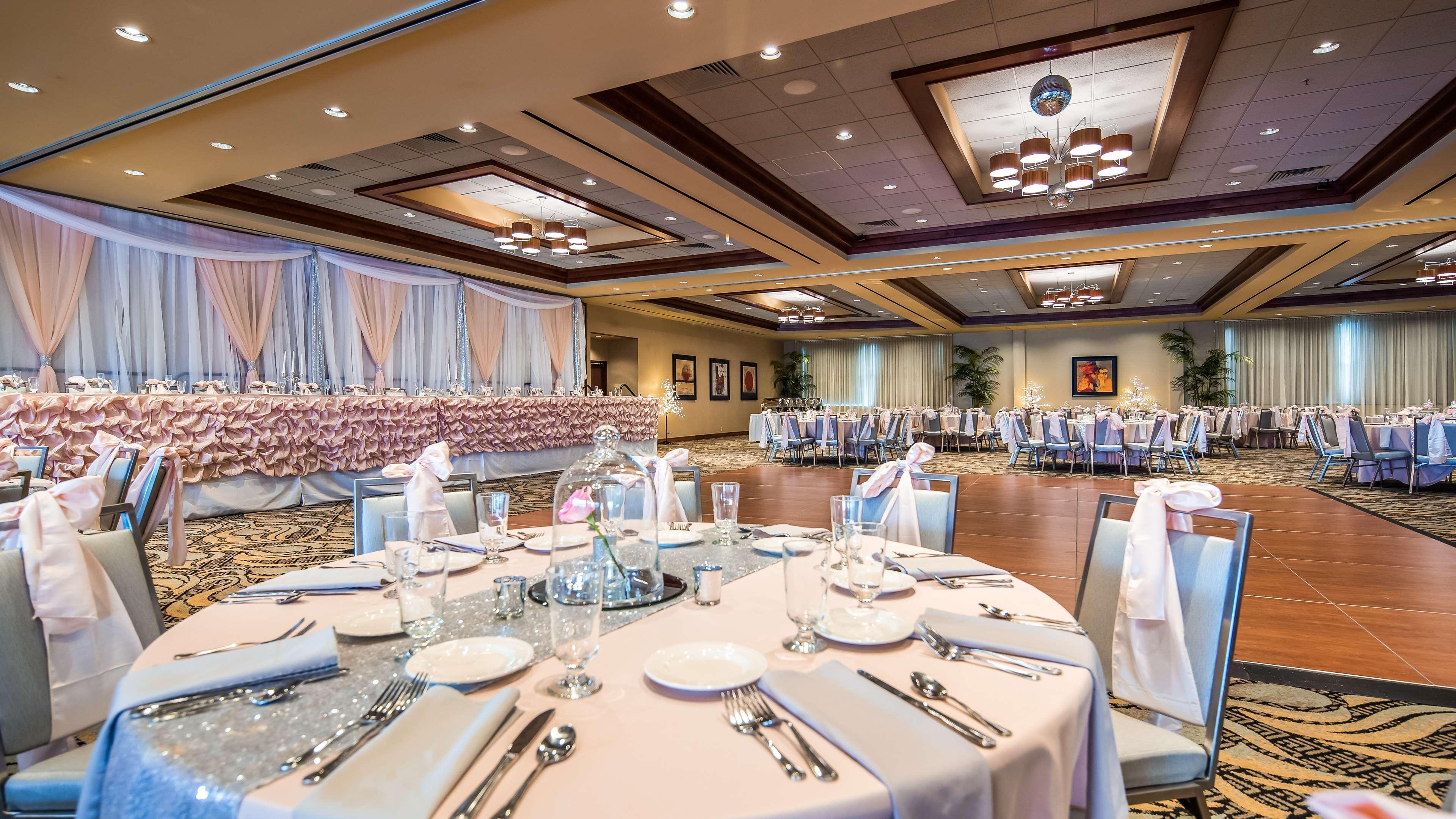 Best Western Plus Oswego Hotel And Conference Center Buitenkant foto